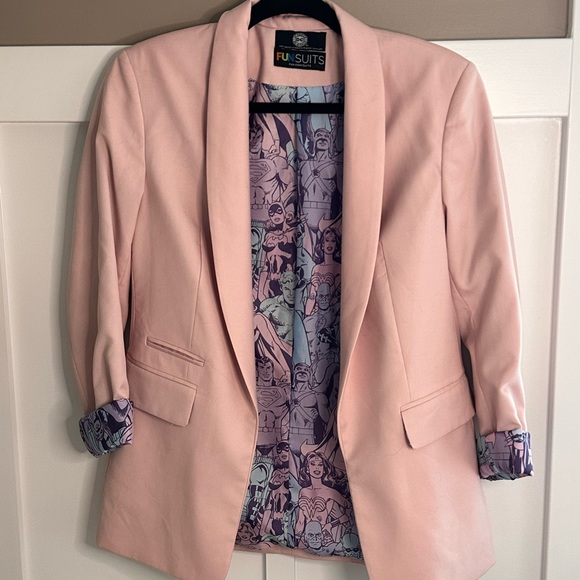 Light pink blazer with superhero lining // women’s size 4 - Picture 1 of 2